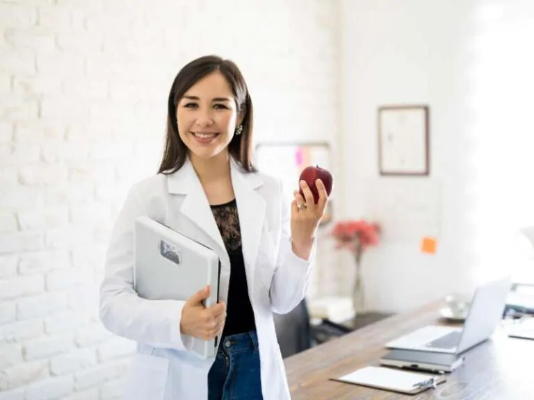 diferenças nutrólogo, nutricionista e endocrinologista